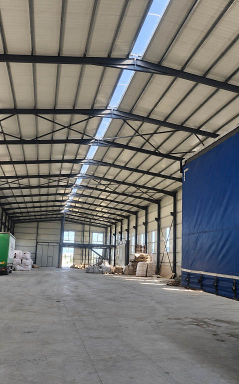 CAPANNONE INDUSTRIALE IN AFFITTO 2,400 m² – PORTO ROMANO, DURRËS