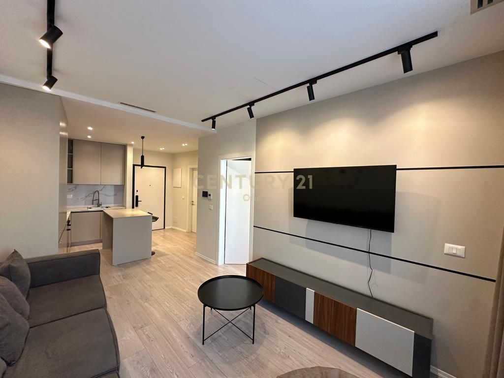 JEPET ME QIRA APARTAMENT 1 + 1 + POST PARKIMI TEK LAKE VIEW !