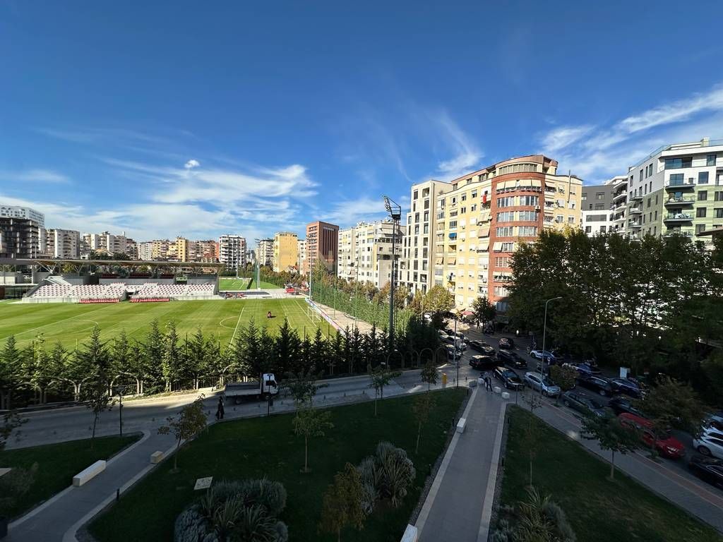 JEPET ME QIRA APARTAMENT 1 + 1 + POST PARKIMI TEK LAKE VIEW !
