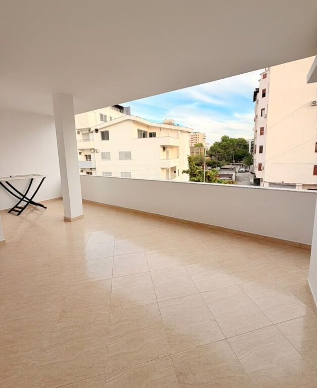 APPARTAMENTO 2+1+2 IN AFFITTO VICINO A GEGA OIL BEACH, DURRES