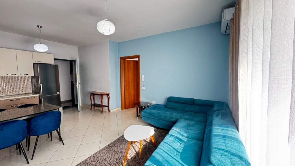 Apartament 1+1 me qira prane 21 Dhjetorit