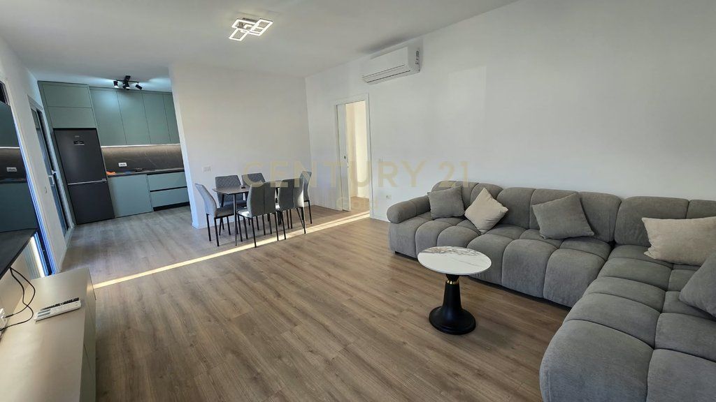 Appartamento moderno in affitto con 2 camere da letto e 1 bagno.