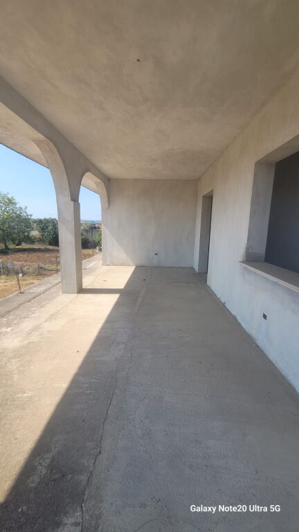 🏡 SHITET VILË 2-KATËSHE + PAPAFINGO NË KAVAJË