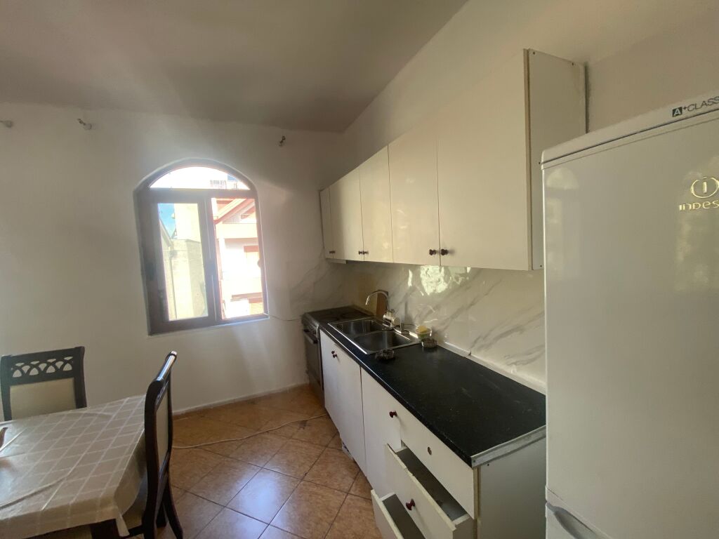 Apartament 1+1 per qera 5 Maji !