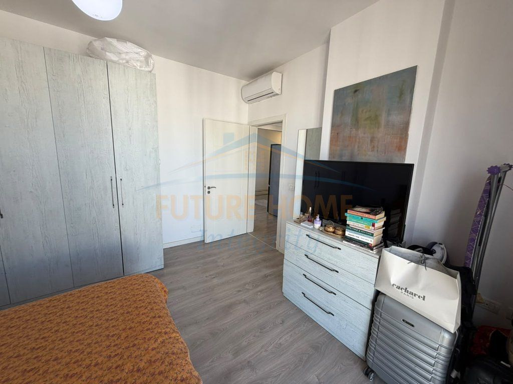 Shitet, Apartament 1+1+Post Parkimi, Fusha e Aviacionit, Tiranë.