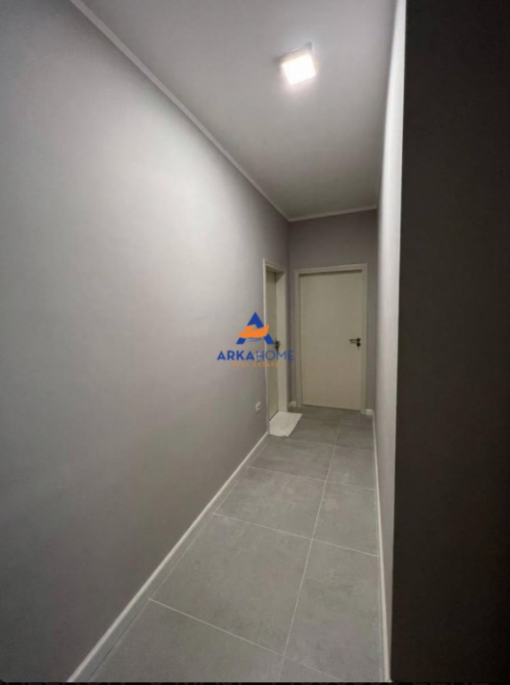 SHITET APARTAMENT 1+1+BALLKON "5 MAJI" 14500000 LEKE