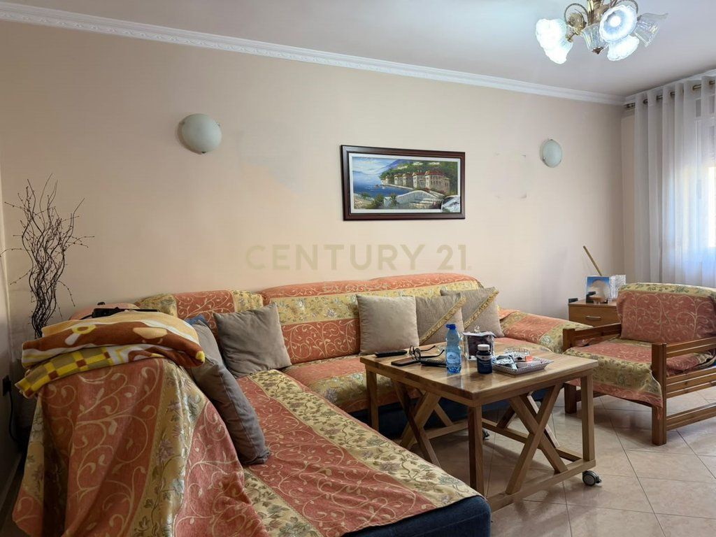 RRUGA FORTUZI, JAPIM ME QIRA APARTMENT 1+1