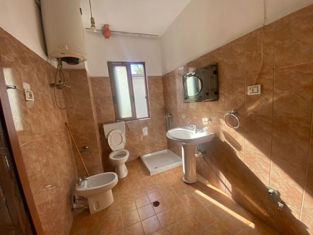 Empty 1+1 apartment for rent 5 Maji !