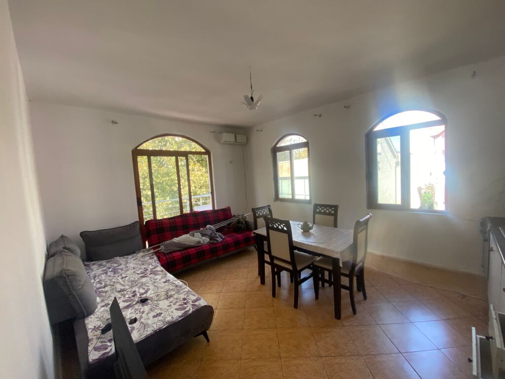 Apartament 1+1 per qera 5 Maji !