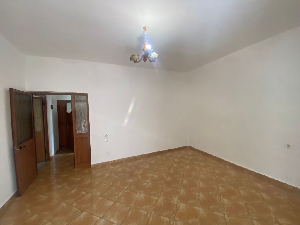 Empty 1+1 apartment for rent 5 Maji !