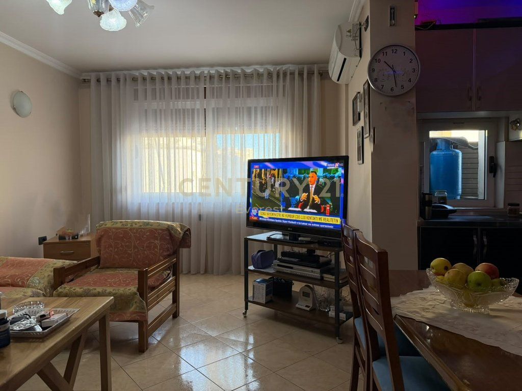 RRUGA FORTUZI, JAPIM ME QIRA APARTMENT 1+1