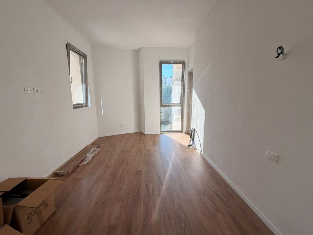 Apartament 2+1+2 në Green Valley Residence – Elegancë dhe komoditet pranë Liqenit