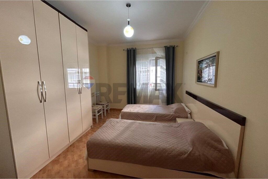 🏡 APPARTAMENTO 2+1+2 IN AFFITTO A LUNGO TERMINE – VLORË!