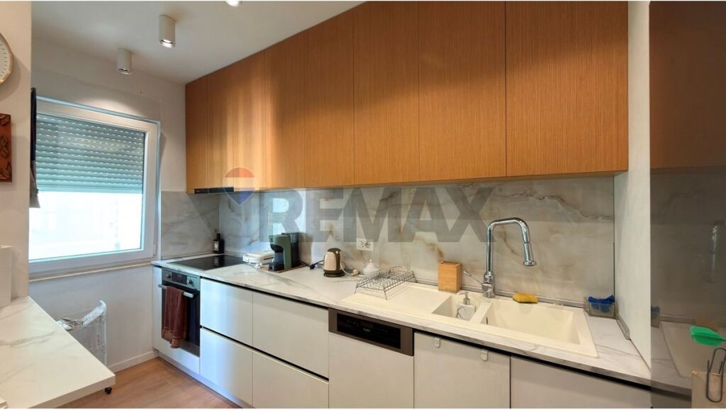 Apartament - Për Qira - Myslym Shyri, Tiranë