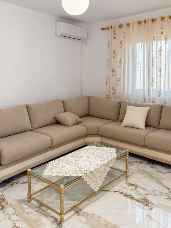 In affitto appartamento 1+1 Quartiere 18 Durres 30.000 lek