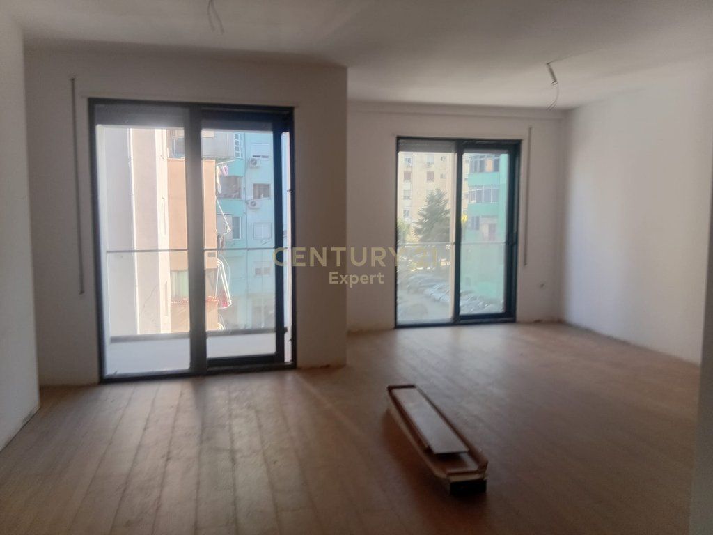 APARTAMENT 2+1+2 NË SHITJE – KRISTAL BUILDING, TIRANË 328,440 €