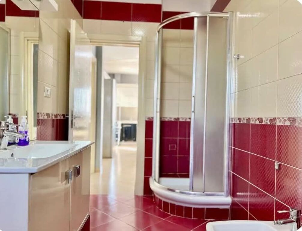 Apartament me Qera 2+1+2 - Bulevardi Zogu i Pare, Tirane