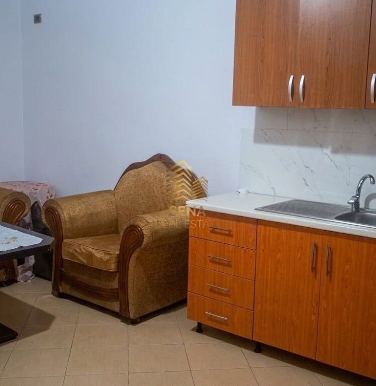 In affitto, appartamento 2+1+balcone, Yzberisht, Nela 6, 40.000 Lek/mese