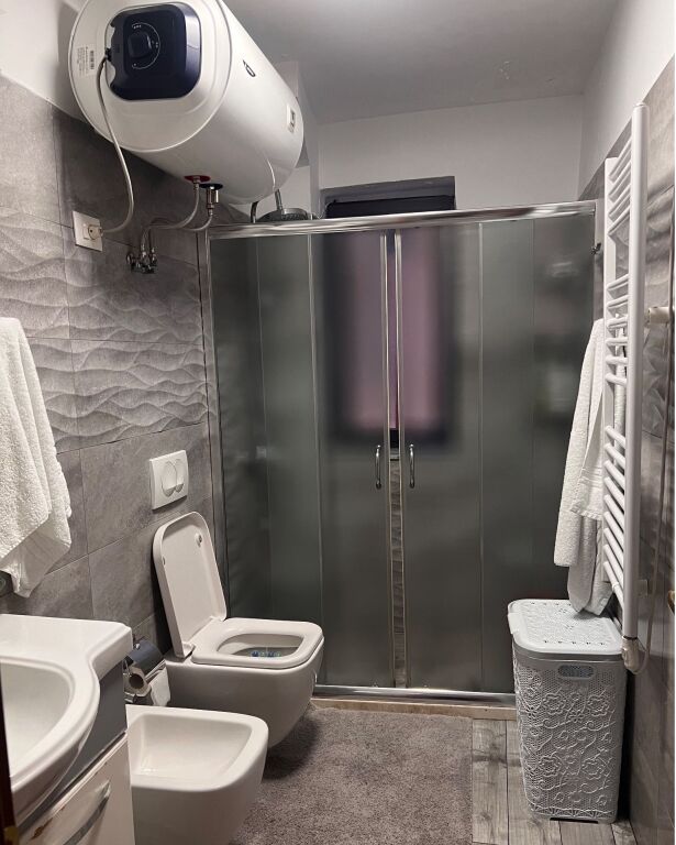 Affitto | Apartament 3 + 1 | Rruga Vath Koreshi | 850 Leke/mese