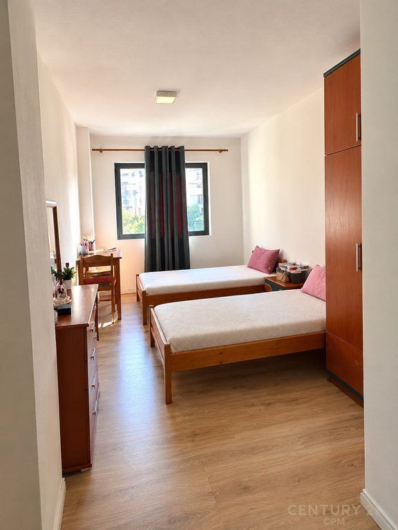 PRANE LULISHTES KOMUNA E PARISIT SHESIM APARTAMENT 2+1+2