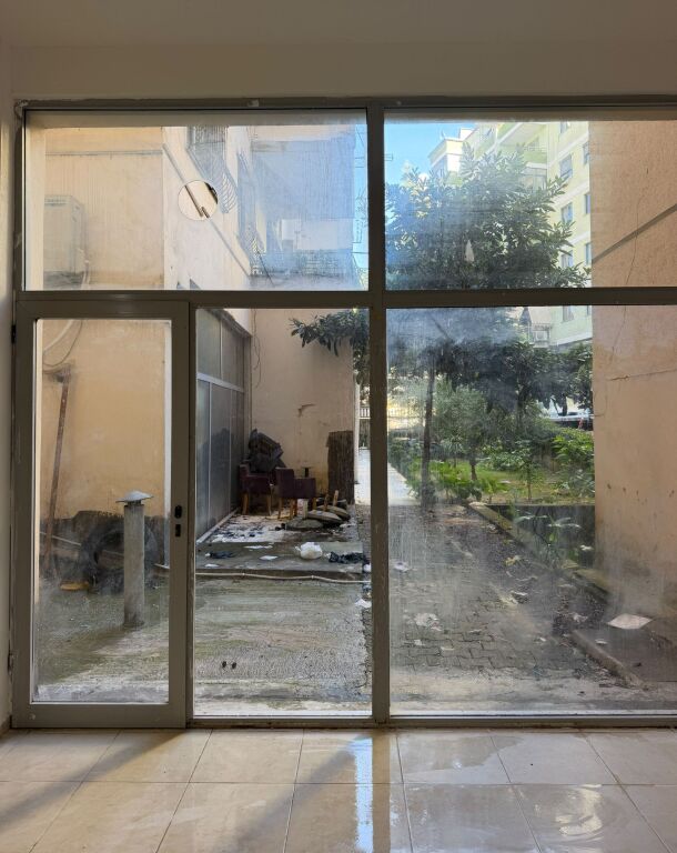 Sale | Ambjent Biznesi | Fresku | 230000 € i diskutueshem