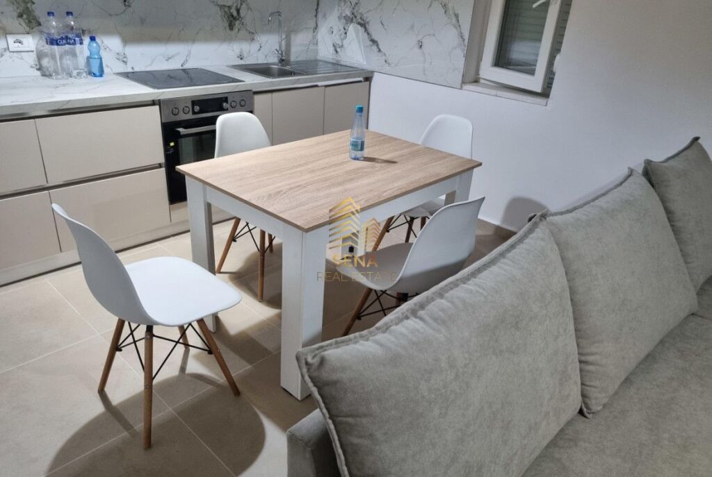 For rent, 2+1+balcony apartment, partially furnished, Ali Demi, 50,000 lek/month