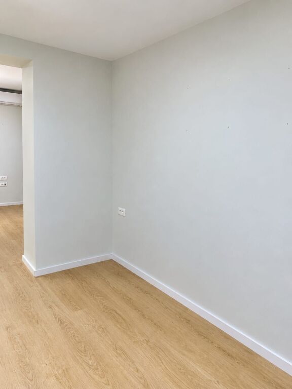 # UFFICIO IN AFFITTO: 1 Ambiente di Lavoro 📍Blloku - Edificio su Strada || 450€/Mese - 2° Piano - Superficie Totale: 40m² || Accesso Rapido e Posizione Premium nel Cuore di Blloku 🔥