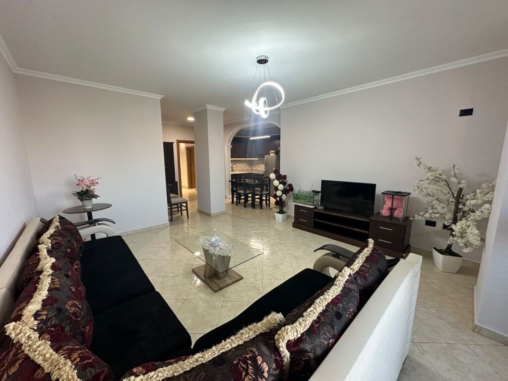 SHITET APARTAMENT 3+1, 📍Rrethrrotullimi I Selites, afër Cristal Center