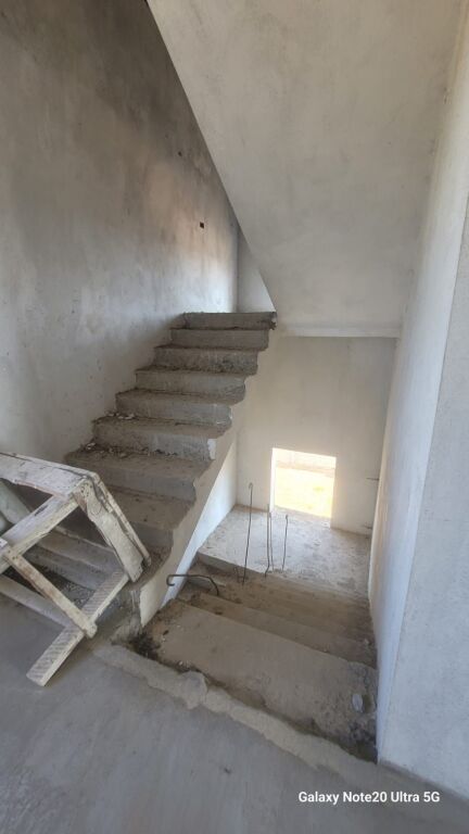 🏡 SHITET VILË 2-KATËSHE + PAPAFINGO NË KAVAJË