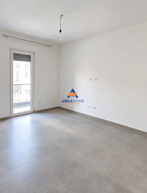 APPARTAMENTO 2+1 CON BALCONE IN AFFITTO "KAMEZ" 35.000 LEKE