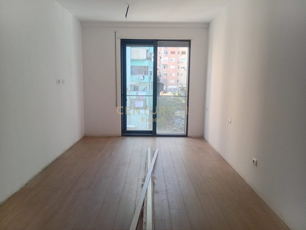 APARTAMENT 2+1+2 NË SHITJE – KRISTAL BUILDING, TIRANË 328,440 €