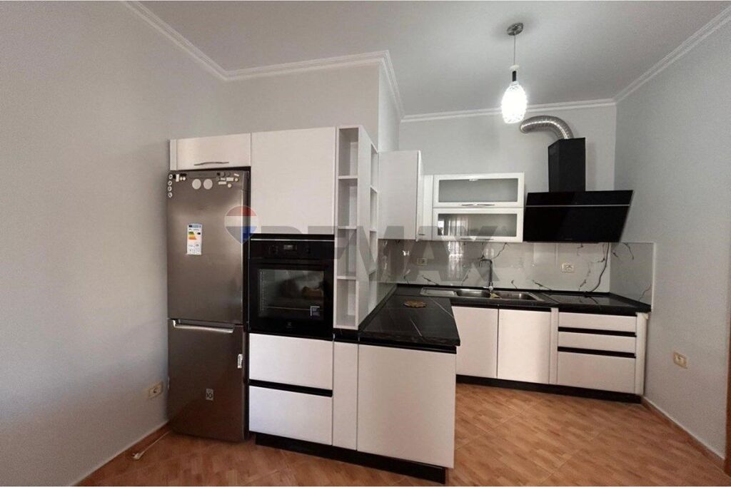 🏡 APPARTAMENTO 2+1+2 IN AFFITTO A LUNGO TERMINE – VLORË!