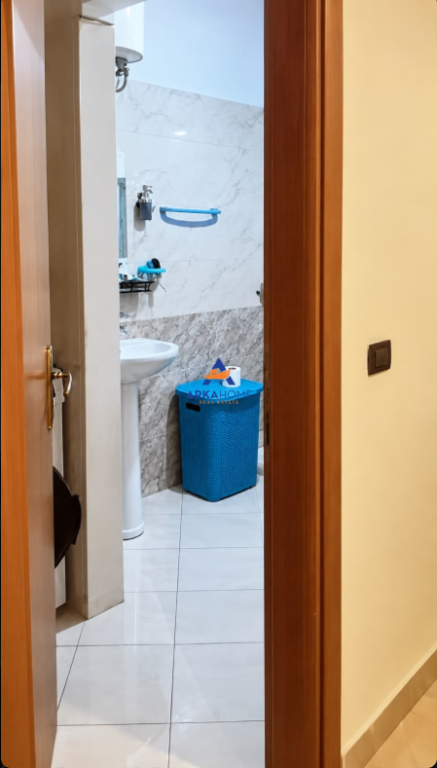 JEPET APARTAMENT ME QIRA 2+1+BALLKONE "YZBERISHT" 40.000 LEKE
