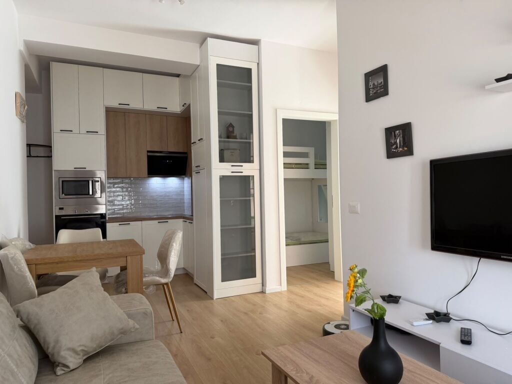 Apartament 2+1 +Parkim me qira