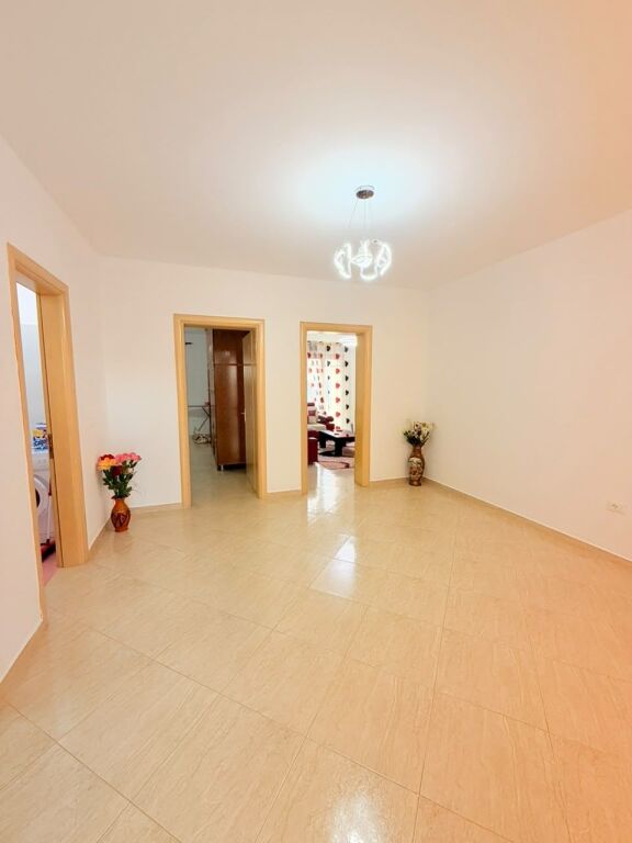 APPARTAMENTO 2+1+2 IN AFFITTO VICINO A GEGA OIL BEACH, DURRES