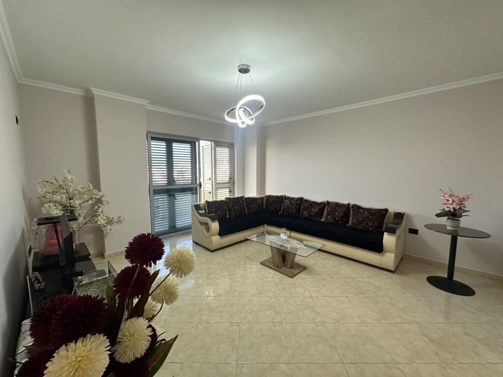 SHITET APARTAMENT 3+1, 📍Rrethrrotullimi I Selites, afër Cristal Center