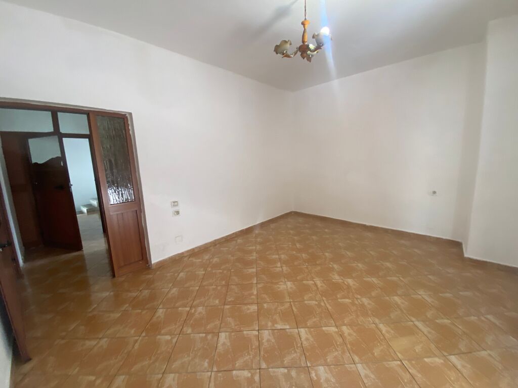 Empty 1+1 apartment for rent 5 Maji !