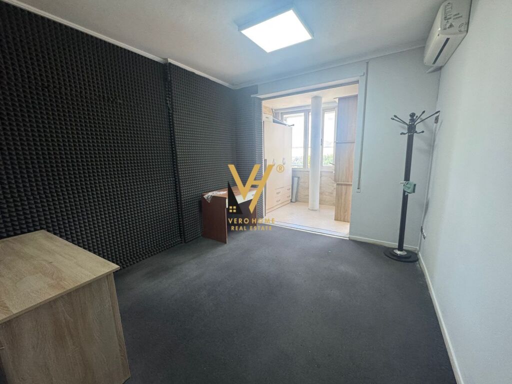 VENDESI APPARTAMENTO 4+1+2+VERANDA PRESSO IL GIARDINO BOTANICO 50.000.000 LEKE
