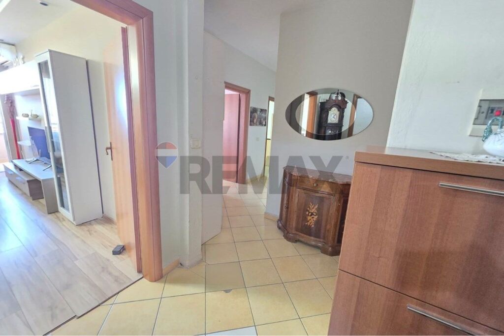 Vendesi Appartamento 2+1+2 nel Centro di Tirana