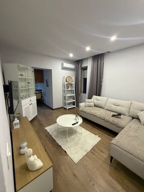2+1, existing 3rd floor, Zogu i Zi, 600 thousand lek