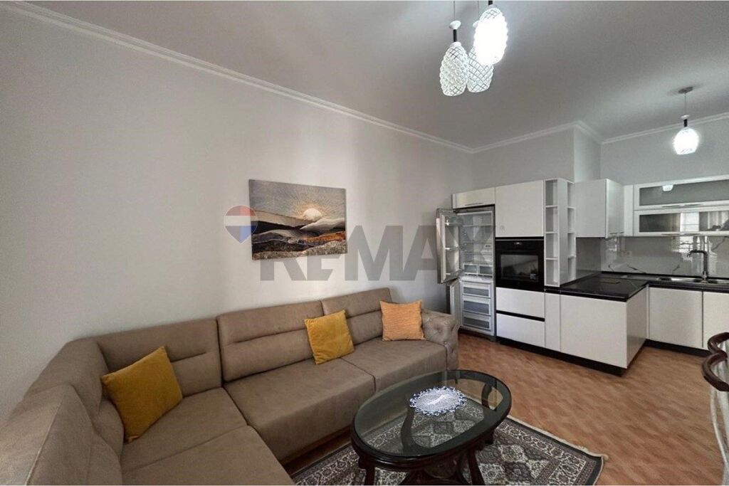 🏡 APPARTAMENTO 2+1+2 IN AFFITTO A LUNGO TERMINE – VLORË!