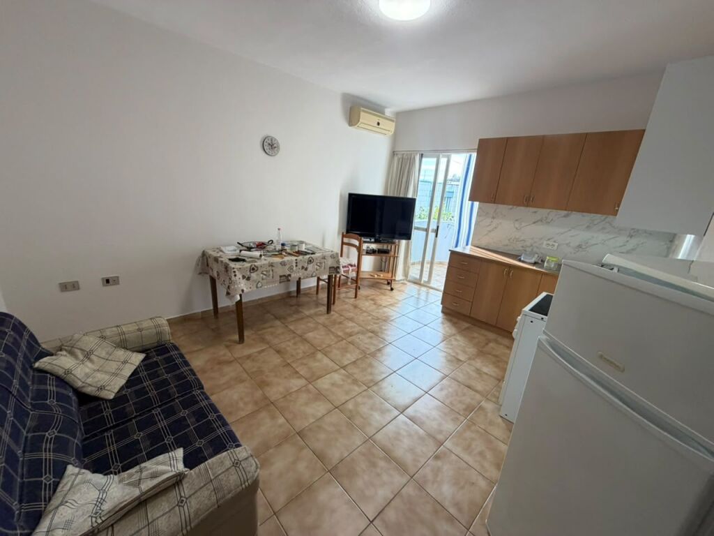 🏡 2+1 apartment for rent  📍 Durrës Street, near Alba 2000