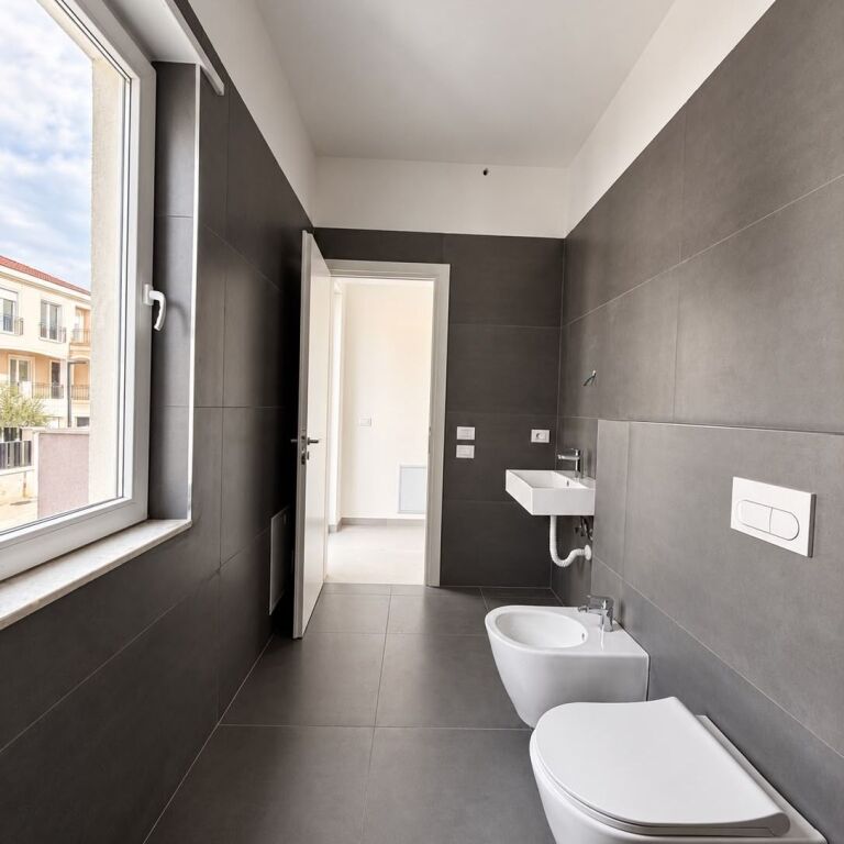 Villa di Lusso su 3 Piani in Vendita presso Collina Verde Residence, Vicino a TEG, Tirana |
