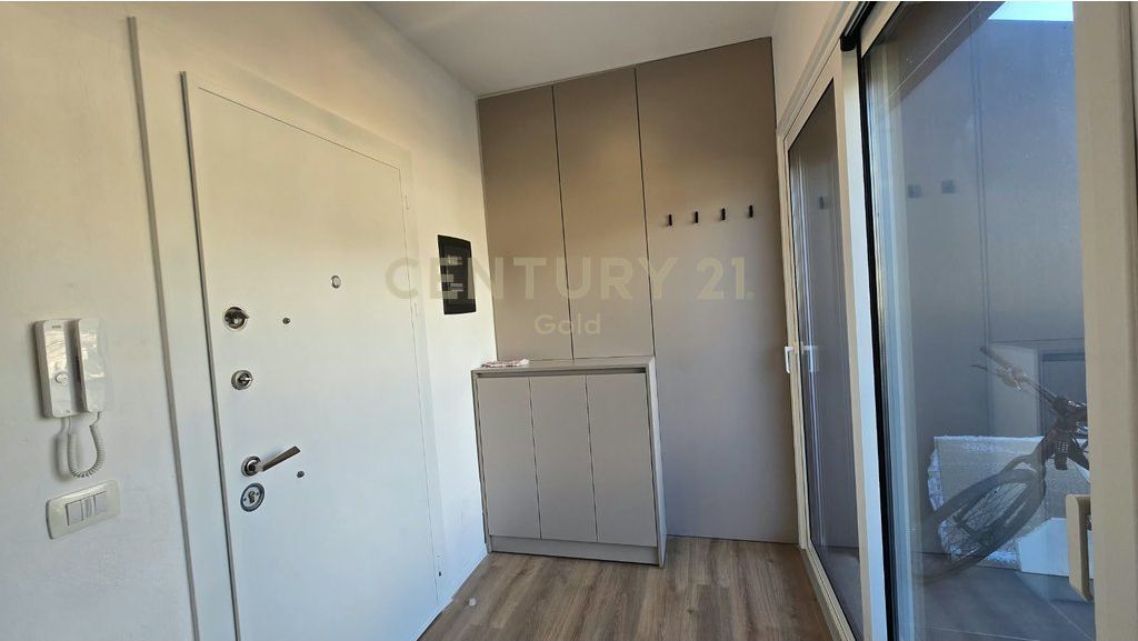 Appartamento moderno in affitto con 2 camere da letto e 1 bagno.