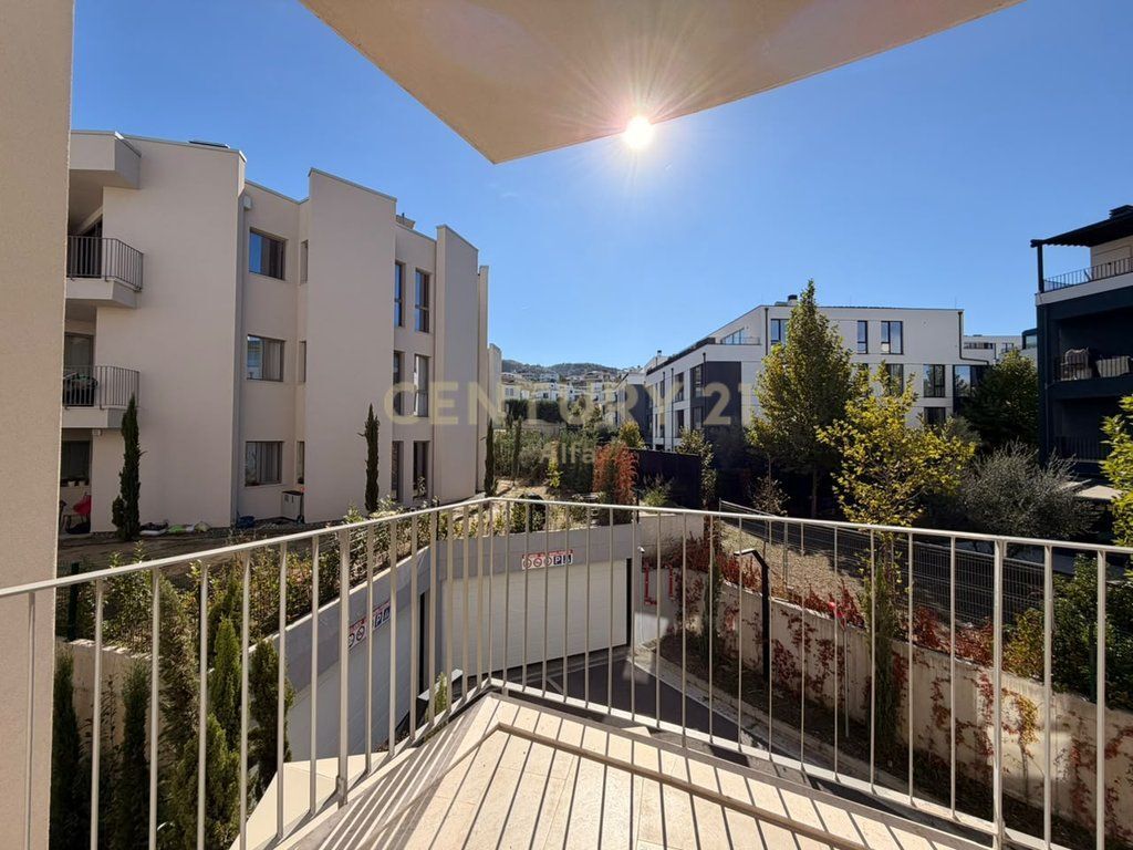 Apartament 2+1+2 në Green Valley Residence – Elegancë dhe komoditet pranë Liqenit
