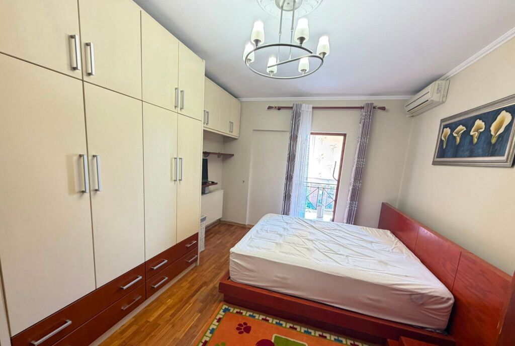 🏢Rruga e Barrikadave,prane Hotel Areela appartamento in affitto 2+1+2, arredato.75,000Leke