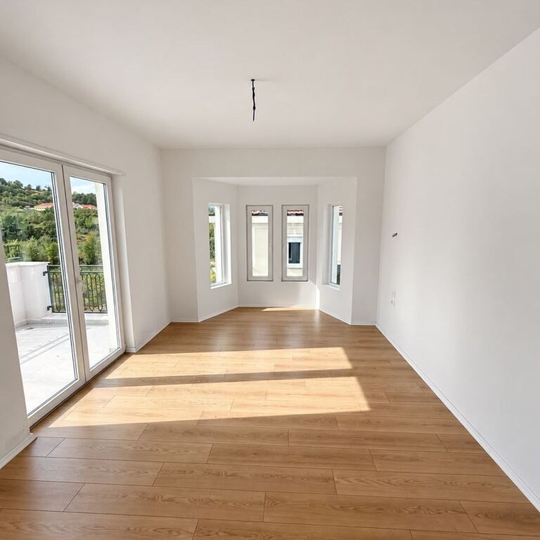 Villa di Lusso su 3 Piani in Vendita presso Collina Verde Residence, Vicino a TEG, Tirana |