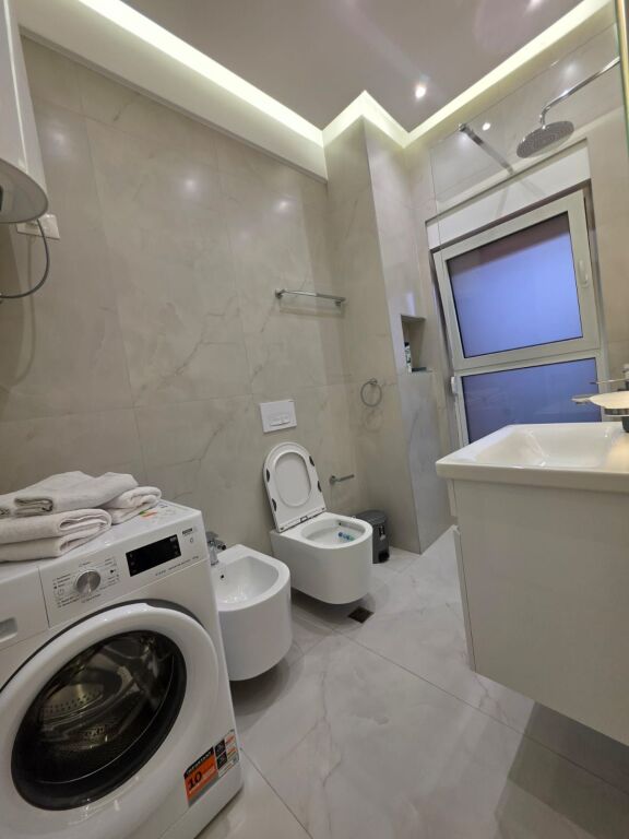 Shitet Apartament tek Kompleksi Kadiu