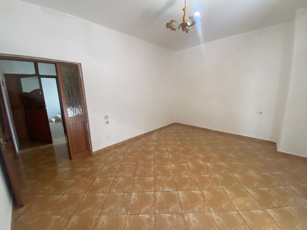 Empty 1+1 apartment for rent 5 Maji !