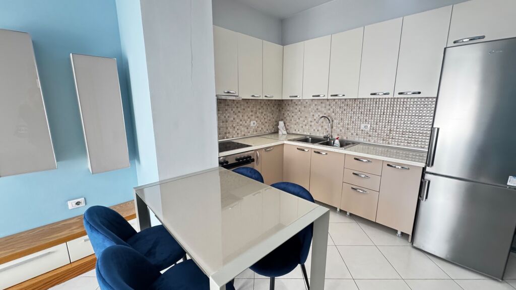 Apartament 1+1 me qira prane 21 Dhjetorit
